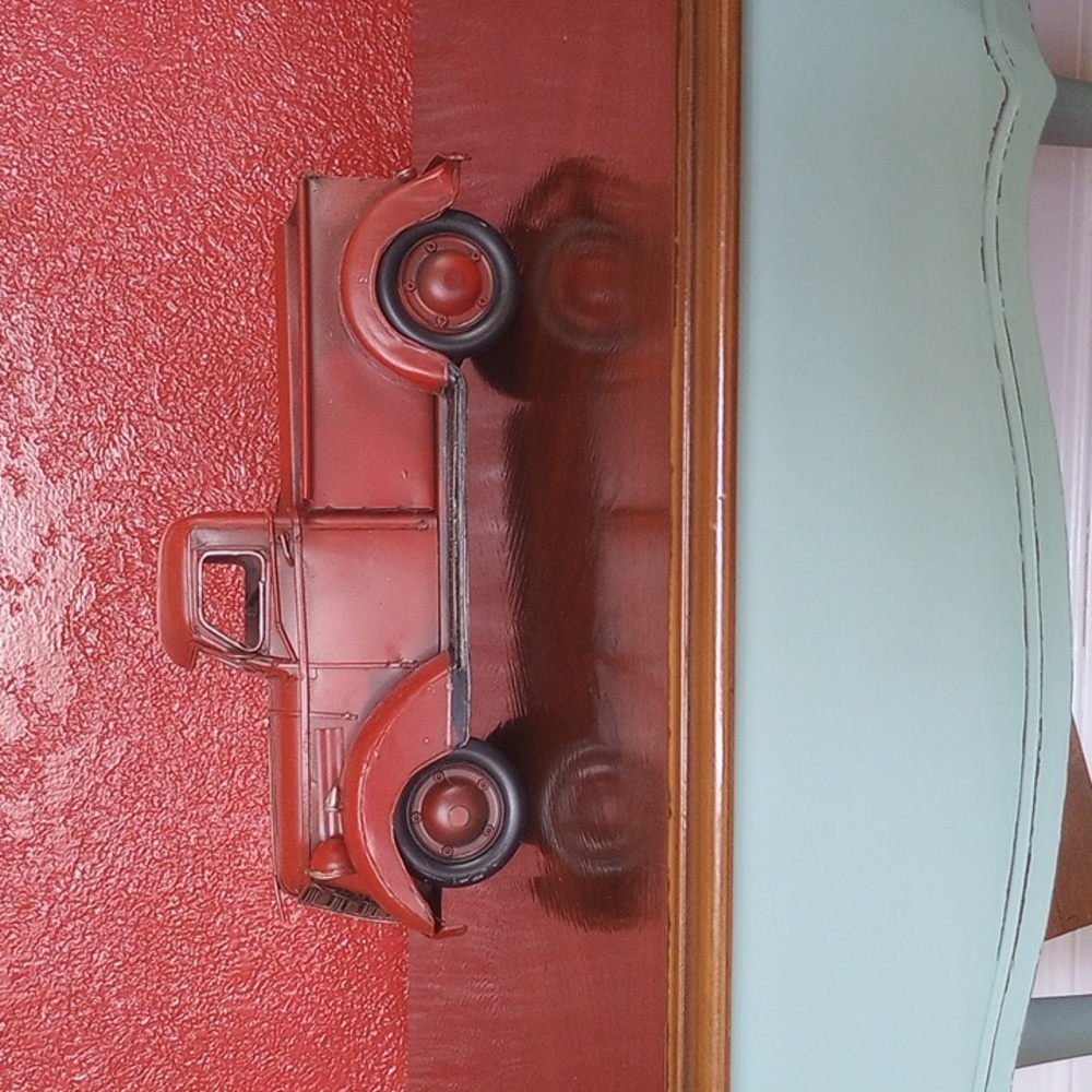 Decorative farmhouse rustic truck